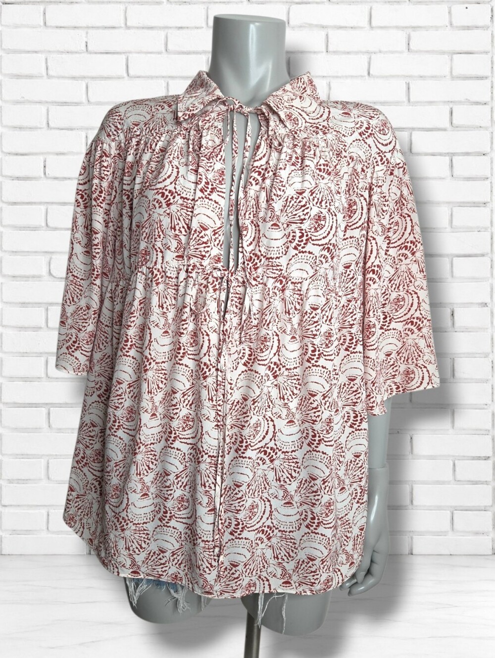 Banana Republic Size XL T Silk Tie Front Veranda Shell Print Flutter Sleeve Top